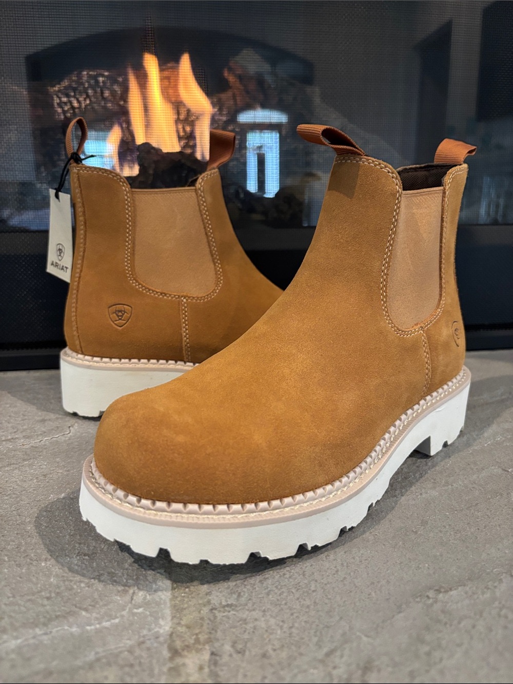 Ariat Fat baby full-grain leather suede,lightweight,elastic gore,short,Western - Picture 1 of 11